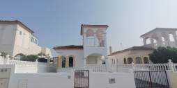 Resale - Villa - Orihuela
