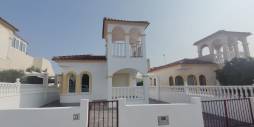 Resale - Villa - Orihuela