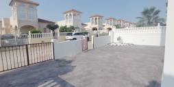 Resale - Villa - Orihuela
